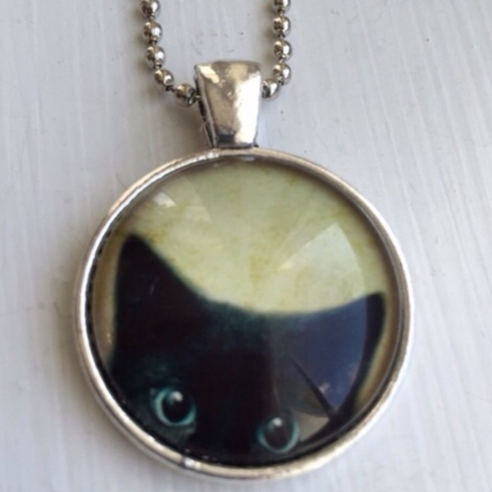 Featuring “Animal Themed Items” Clothes Jewelry - Picture 7 of 7